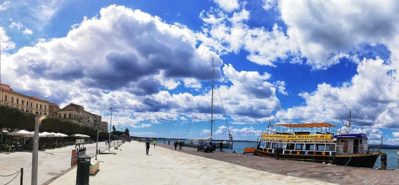 Essentia Rooms- Ortigia Holidays Syracuse Екстер'єр фото