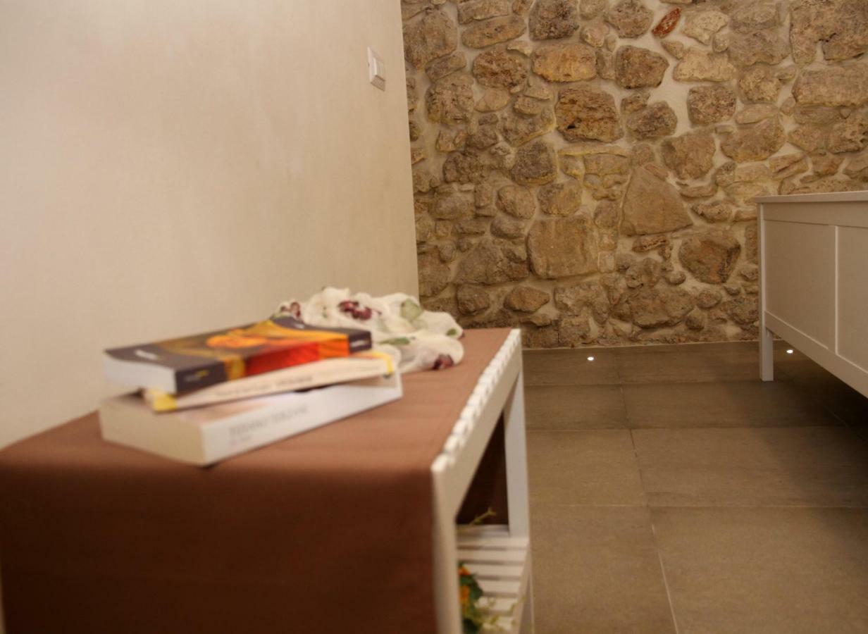 Essentia Rooms- Ortigia Holidays Syracuse Екстер'єр фото