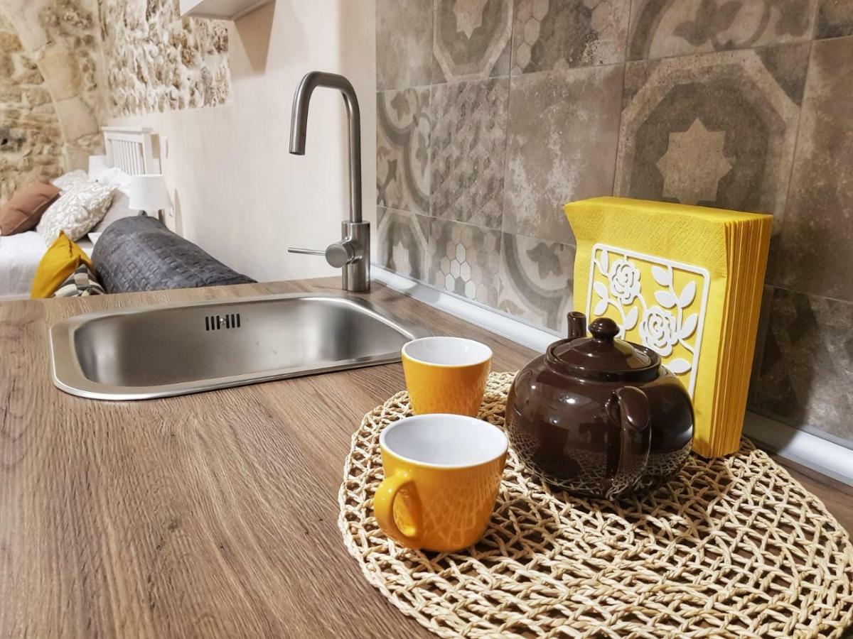 Essentia Rooms- Ortigia Holidays Syracuse Екстер'єр фото